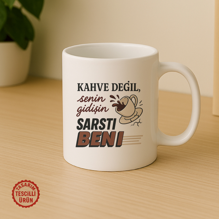 Kahve Değil, Senin Gidişin Sarstı Beni Kupa Bardak
